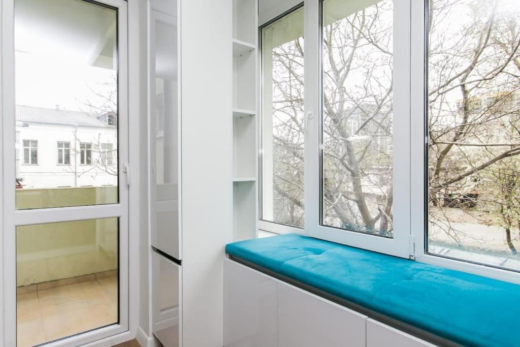 Lev Tolstoi Studio Apartment Chisinau Bagian luar foto